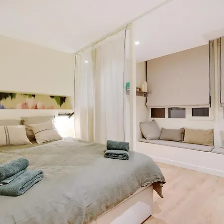 Chic Et Tendance Au Coeur Du Marais Vibrant