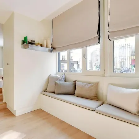 Appartement Chic Et Tendance Au Coeur Du Marais Vibrant
